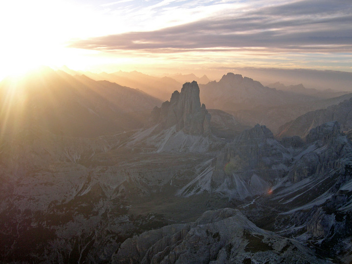 tre cime di lavaredo viste dalla croda dei toni