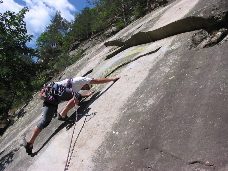 Sullo "Scivolo" 6b+, Vallone di Bourcet(TO) Sullo "Scivolo" 6b+, Vallone di Bourcet(TO)