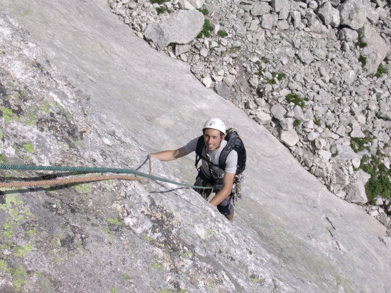 Pizzo Frachiccio via Kasper: Stefano arrina in sosta Pizzo Frachiccio via Kasper: Stefano arrina in sosta